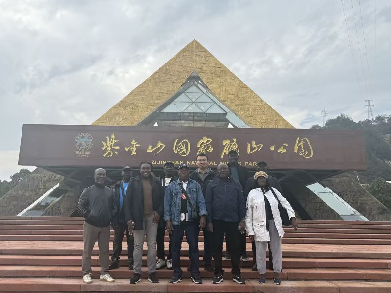 苏里南部落酋长紫金之行：我们带着希望回家