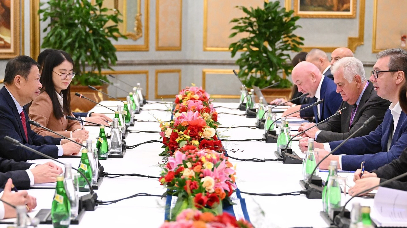 陈景河董事长与武契奇总统在京会谈